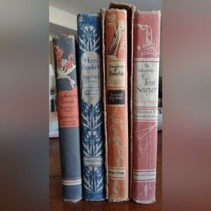 Set Of Junior Illustrated Classics -Pinocchio, Hans Brinker, T Sawyer, Gulliver